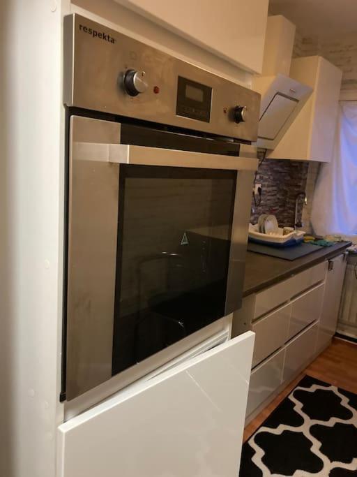 Toll Apartment Am Rhein Netflix Internet 1000 Mbits, Free Parking Дуйсбург Екстериор снимка
