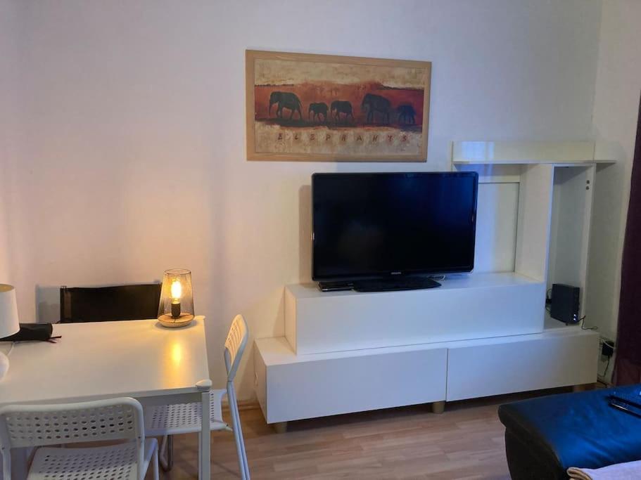 Toll Apartment Am Rhein Netflix Internet 1000 Mbits, Free Parking Дуйсбург Екстериор снимка